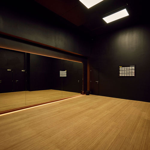 aeliteclub waterloo fitness pilates yoga stretching area